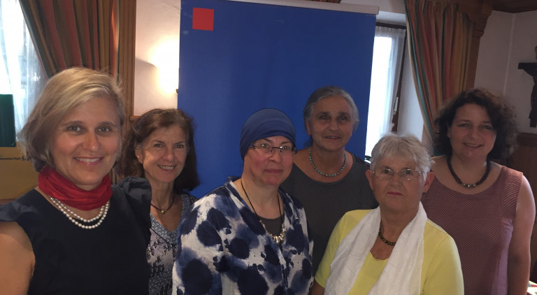 Dr. Simone Strohmayr und Ruth Müller mit Kommunalpolitikerinnen beim Frauenempfang in Raisting